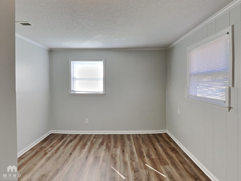 Building Photo - 211 Buckskin Dr