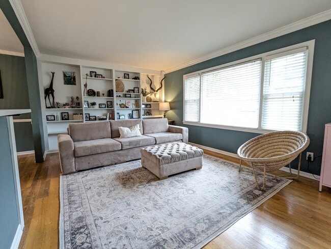 Building Photo - 110 Melbourne Ln