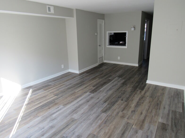 Building Photo - Georgetown Apartments