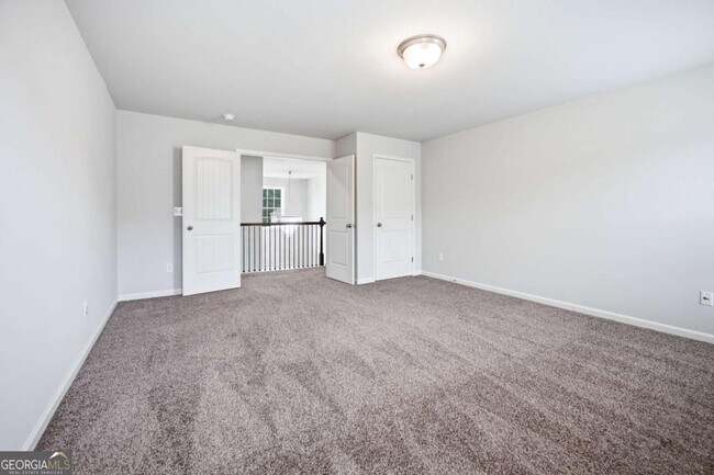 Building Photo - 2053 Hamilton Lake Pkwy