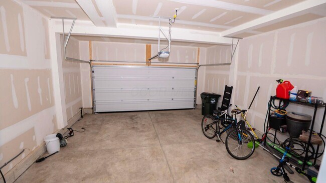 Building Photo - 7320 Blackwell Dr