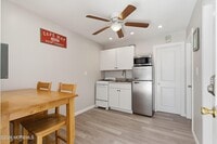 Building Photo - 206 16th Ave