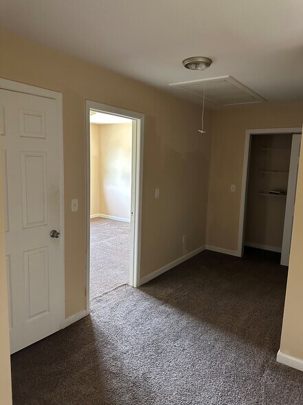 Building Photo - 105 Chesapeake Ct