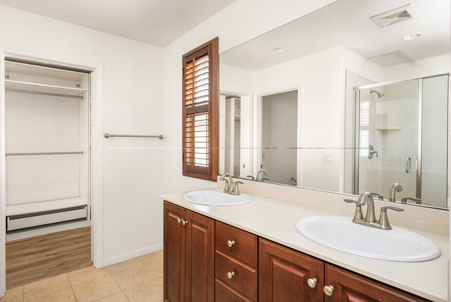 Building Photo - 89 Keepsake