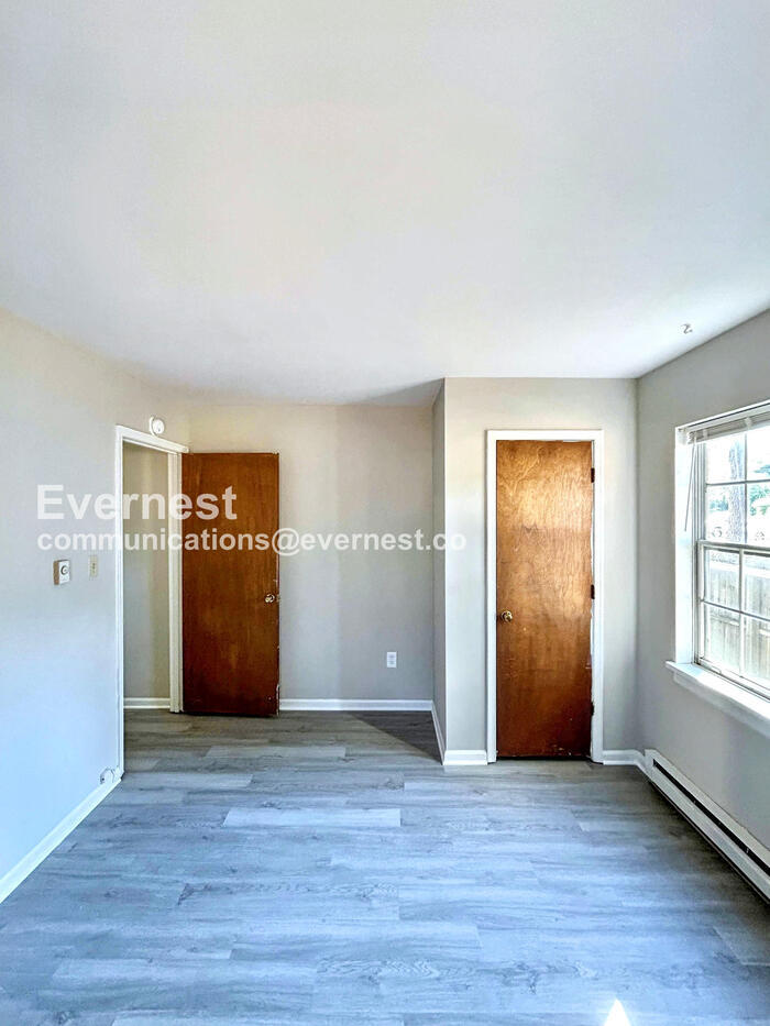 Building Photo - 4609 Hillbrook Ave