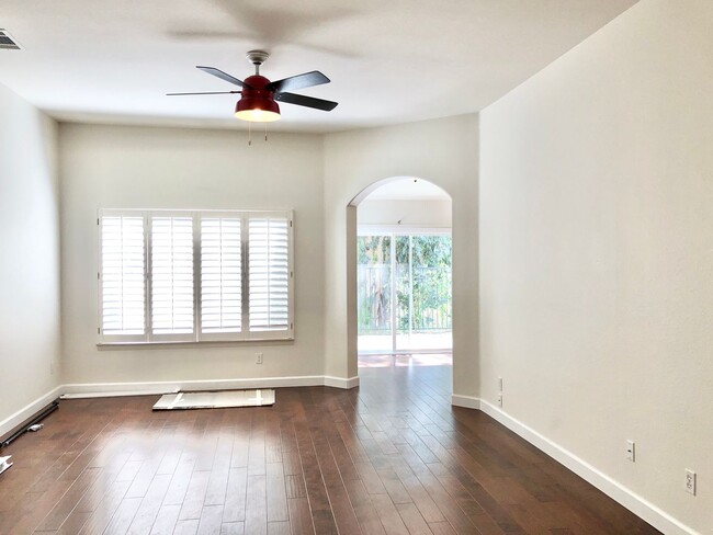 Building Photo - Wonderful Single Story Home, Quiet Neighbo...