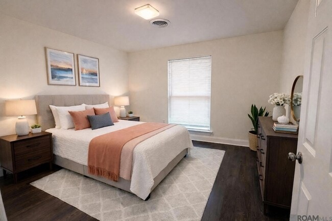 Building Photo - 12360 Warwick Ave