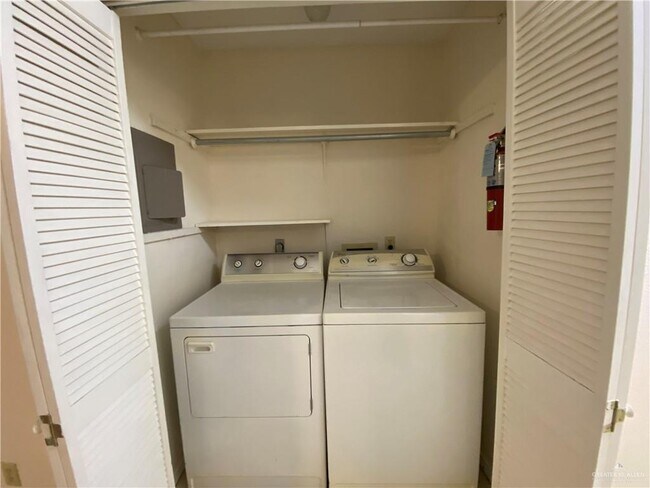 Building Photo - 14 West St