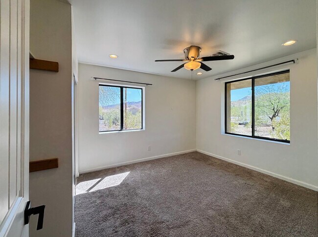 Building Photo - 1750 W Pearce Rd