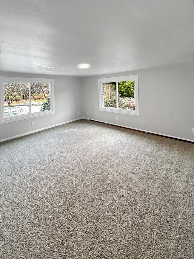 Building Photo - Welcome to this newly remodeled gem located in the heart of Collier, PA.