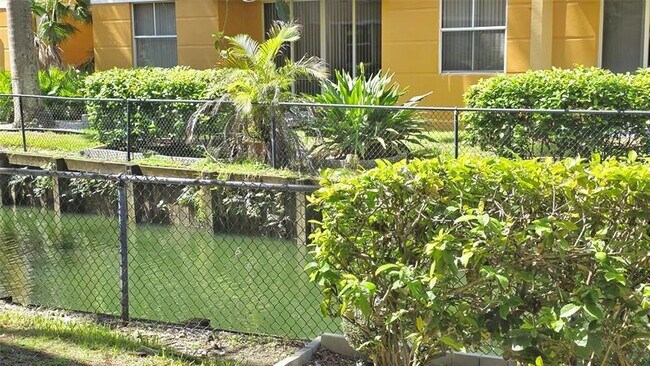 Building Photo - 1350 SE 3rd Ave