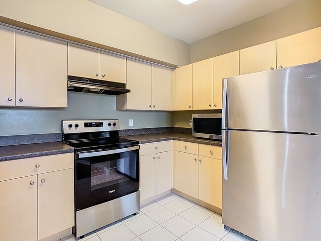 Building Photo - 2 Bedroom 2 Bathroom Townhome is Siena at ...