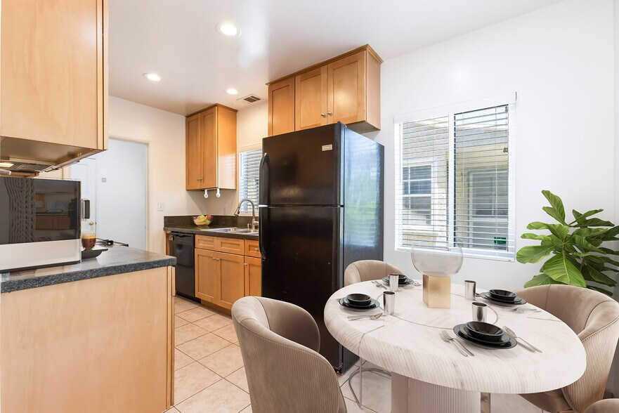Kitchen - 11481 Cumpston St