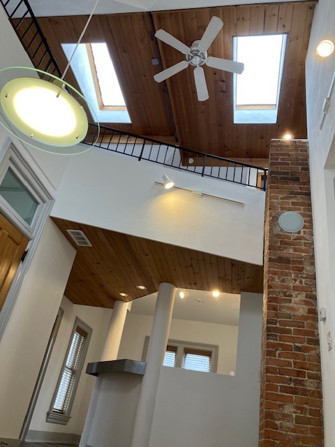Unique loft apt. - 916 N Church St
