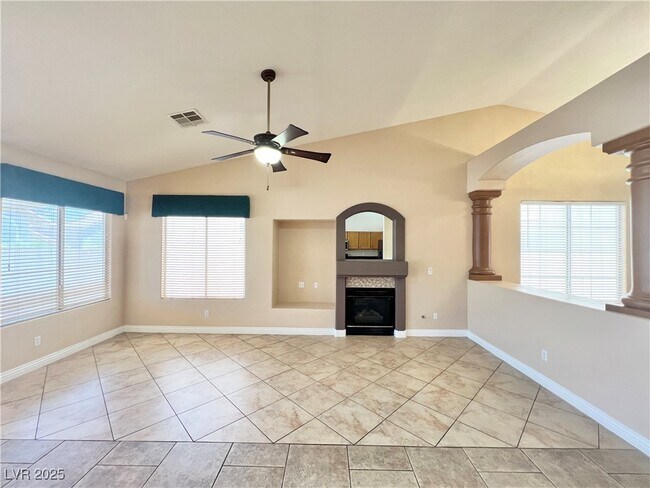 Building Photo - 258 Whitewater Village Ct