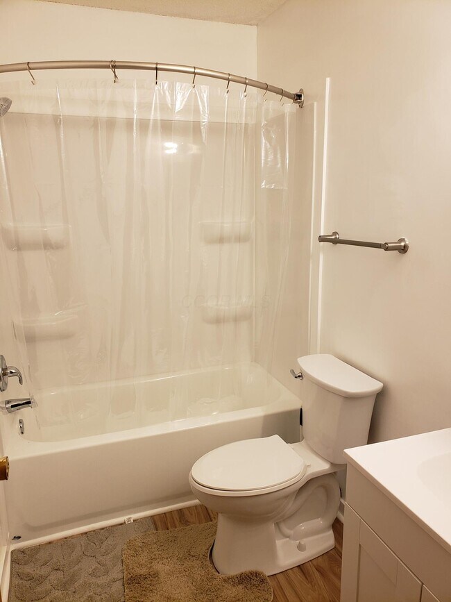 Building Photo - 7900 Barkwood Dr