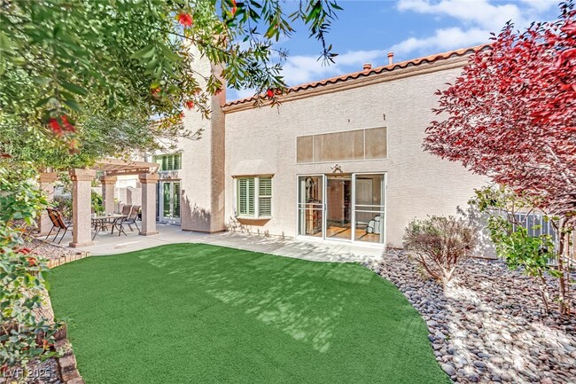 Building Photo - 2705 Meander