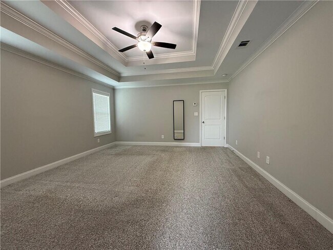 Building Photo - 231 Creek Ridge Dr