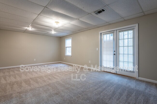 Building Photo - 3213 Southridge