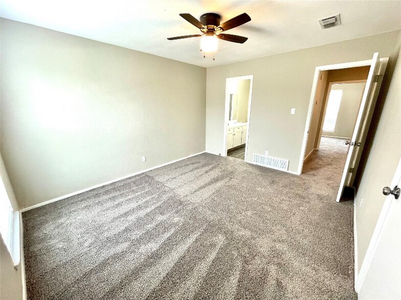 Building Photo - 3813 Coates Cir