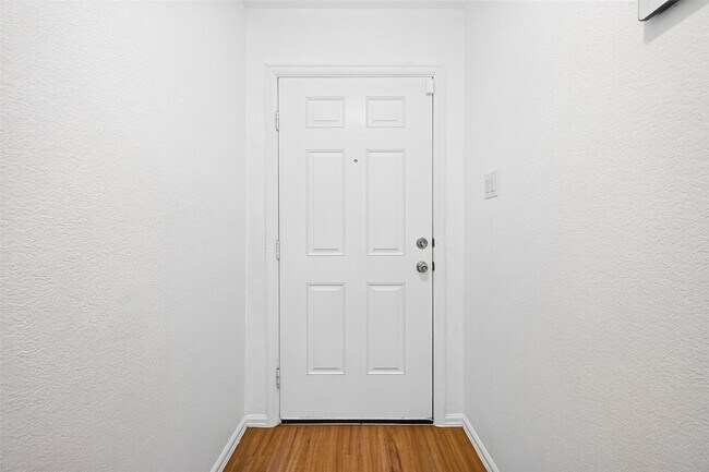 Building Photo - 27022 Breakaway Ln