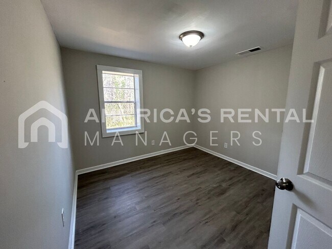 Building Photo - MOVE IN SPECIAL!!! - Home for rent in Adamsville! - Sign a lease by 5/31/26 to get ONE MONTH FREE!!!