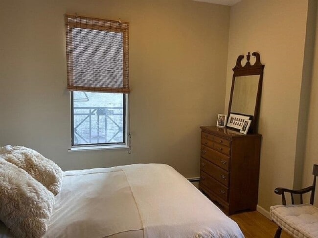 Building Photo - 261 12th St