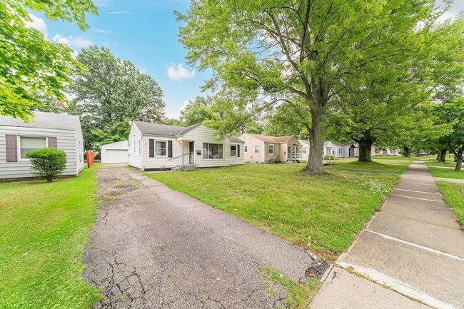 Building Photo - 2533 Greenvale Rd