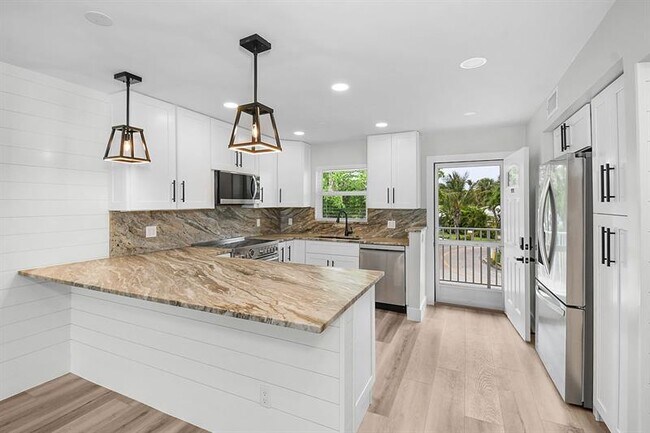 Building Photo - 200 N El Mar Dr