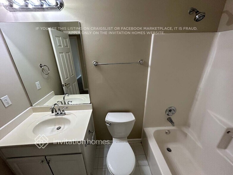 Building Photo - 4399 Beacon Hill Dr SW