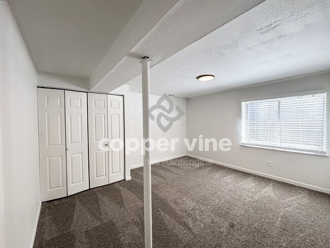 Building Photo - 700 4th St