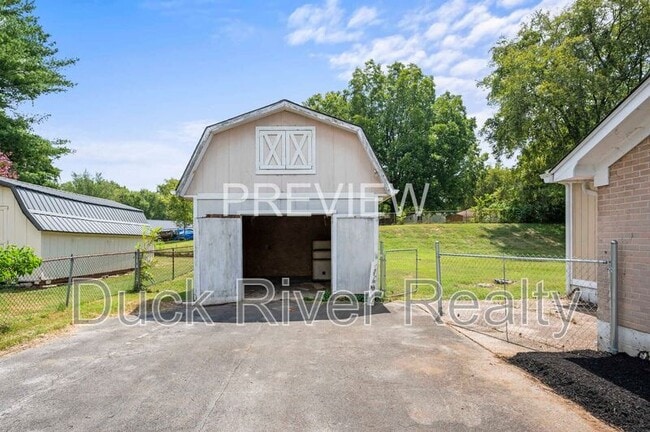 Building Photo - 106 1/2 Hobbs Dr
