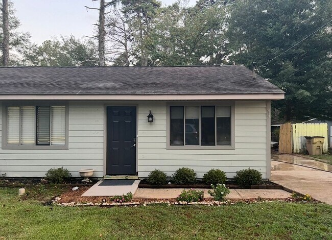 Building Photo - 94 Burnham Dr