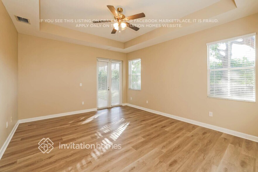 Building Photo - 10674 Old Hammock Wy