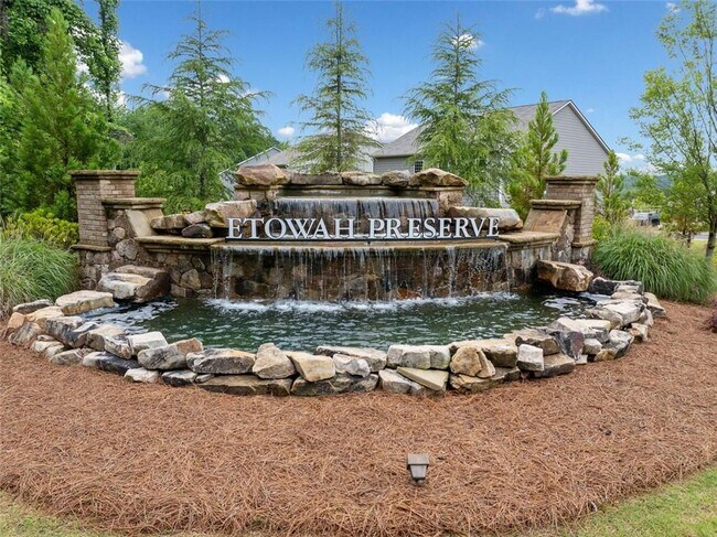 Building Photo - 283 White Cedar Dr