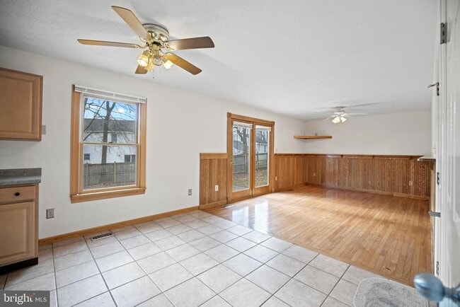 Building Photo - 8669 Concord Dr