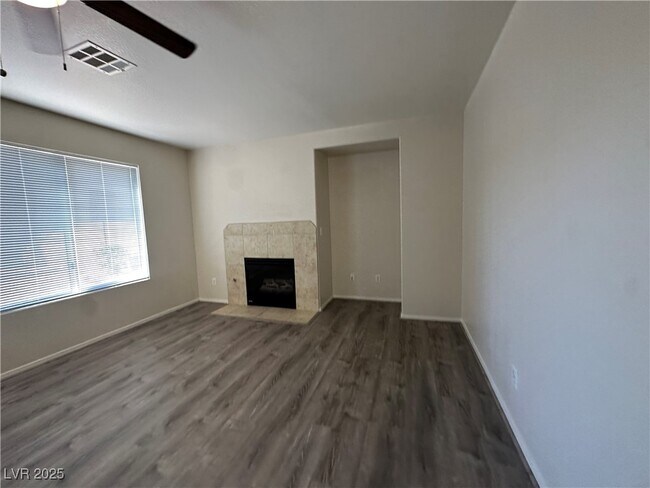 Building Photo - 1575 Comfort Hills St