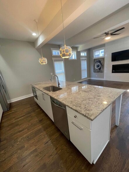 Building Photo - 1213A Tremont Ave