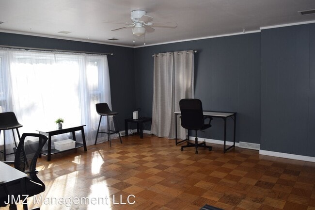 Building Photo - 2 br, 1.5 bath House - 1428 Pontiac Trail