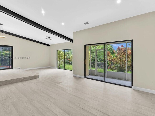 Building Photo - 8813 NW Paradise Ct