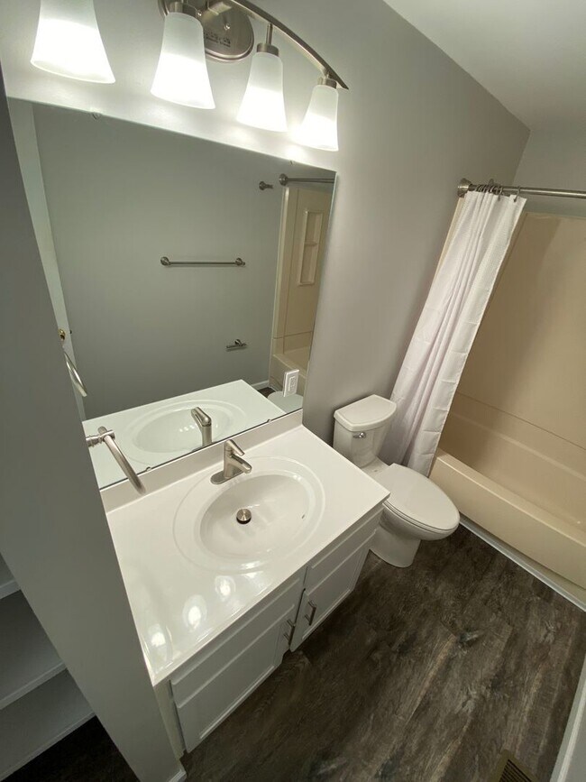 Building Photo - Modern 3-Bed, 2-Bath Home with New Kitchen & Upgrades