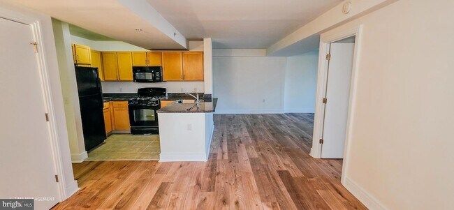 Building Photo - 1425 4th St SW