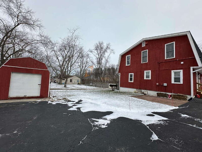 Building Photo - 1724 S Fairbanks St