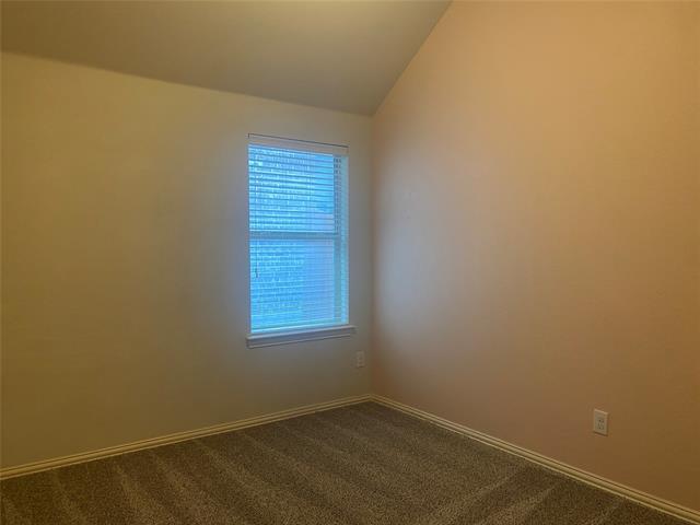 Building Photo - 2712 Lake Ridge Dr