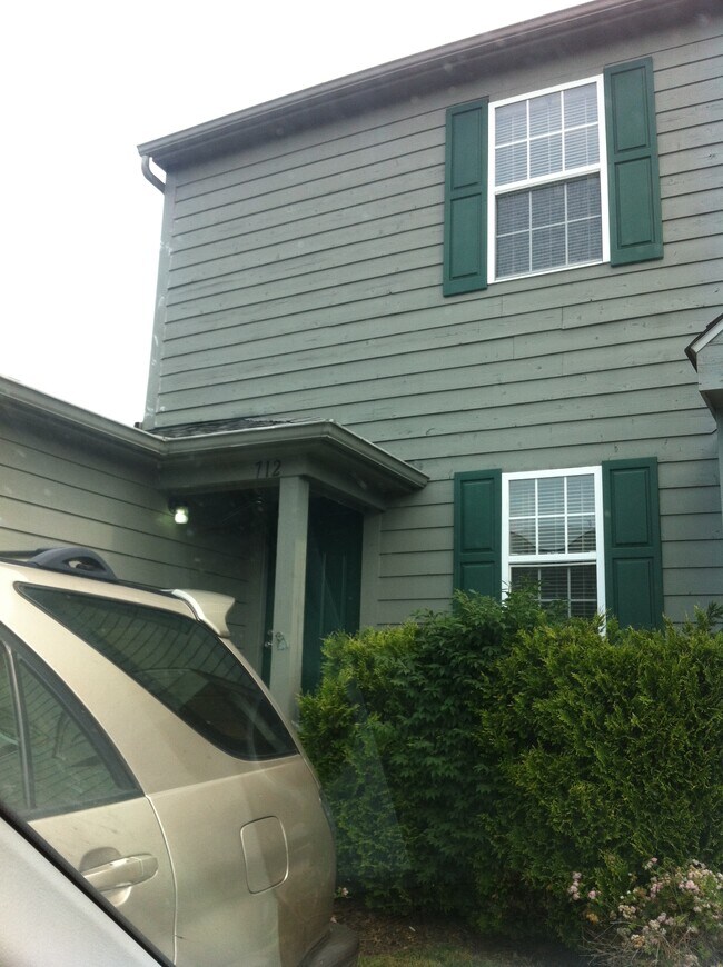 712 Parkbluff Way 712 Parkbluff Way Lewis Center OH 43035 Apartment