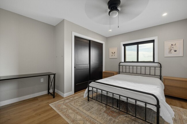 Building Photo - 4 BED | 2 BATH | BARNDOMINIUM | HOT SPRINGS | FURNISHED