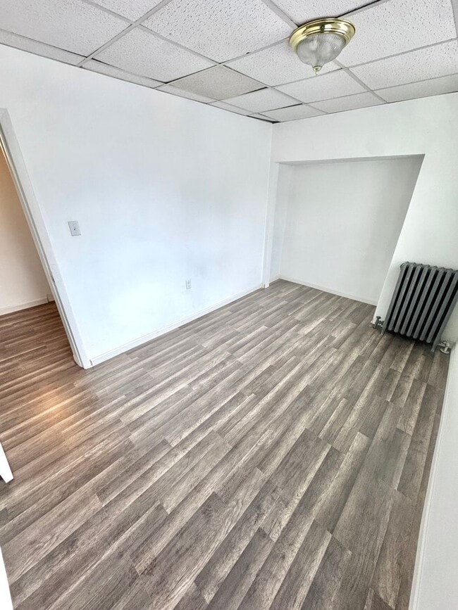 Building Photo - THREE BEDROOM IN WEST BETHLHEM