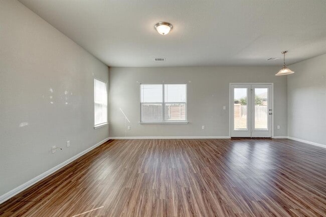 Building Photo - 108 Kleberg Ct