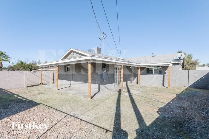 Building Photo - 3019 W Elm St