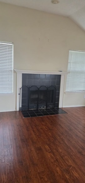 Building Photo - 1814 Mesa Ct